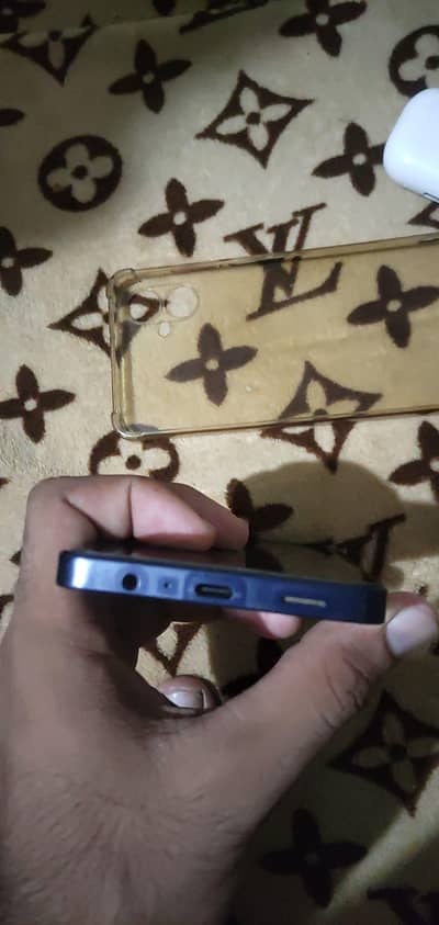 Samsung Mobile A06
