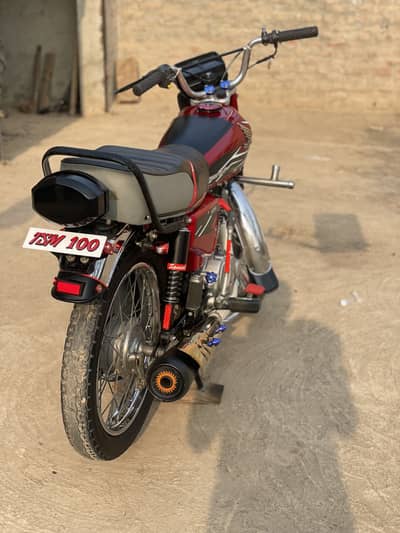 125 Red color 17/18 model