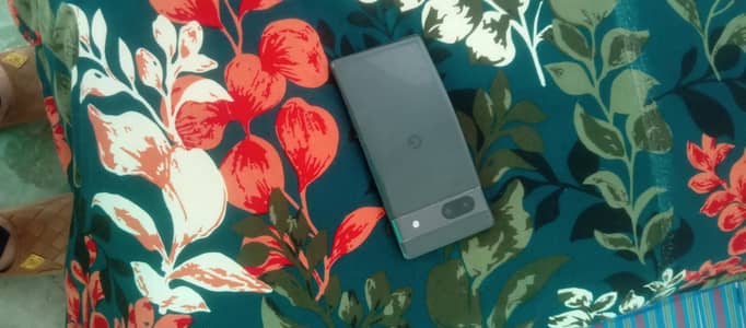 Mujha Google Pixel 7a k panel Chaye