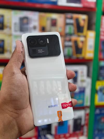 Xiaomi Mi 11 Ultra for sale in excellent condition.