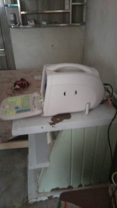 ULTRASOUND MACHINE