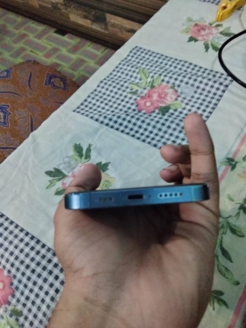 Apple iPhone 13 Pro 2