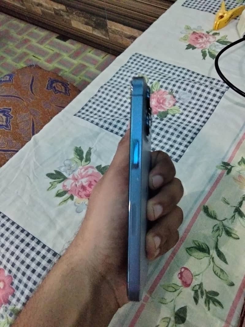 Apple iPhone 13 Pro 3