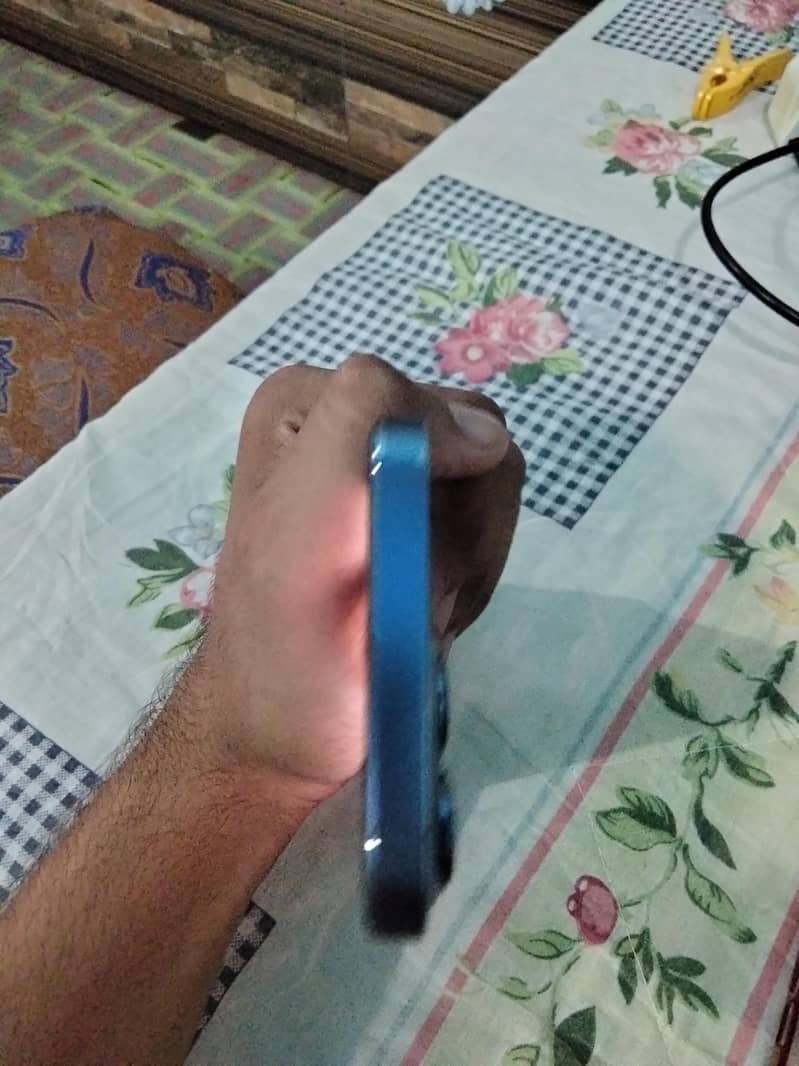 Apple iPhone 13 Pro 4