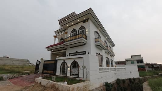 8 Marla ( 30*60 In Prime Block ) Brand New Double Story House For Sale.