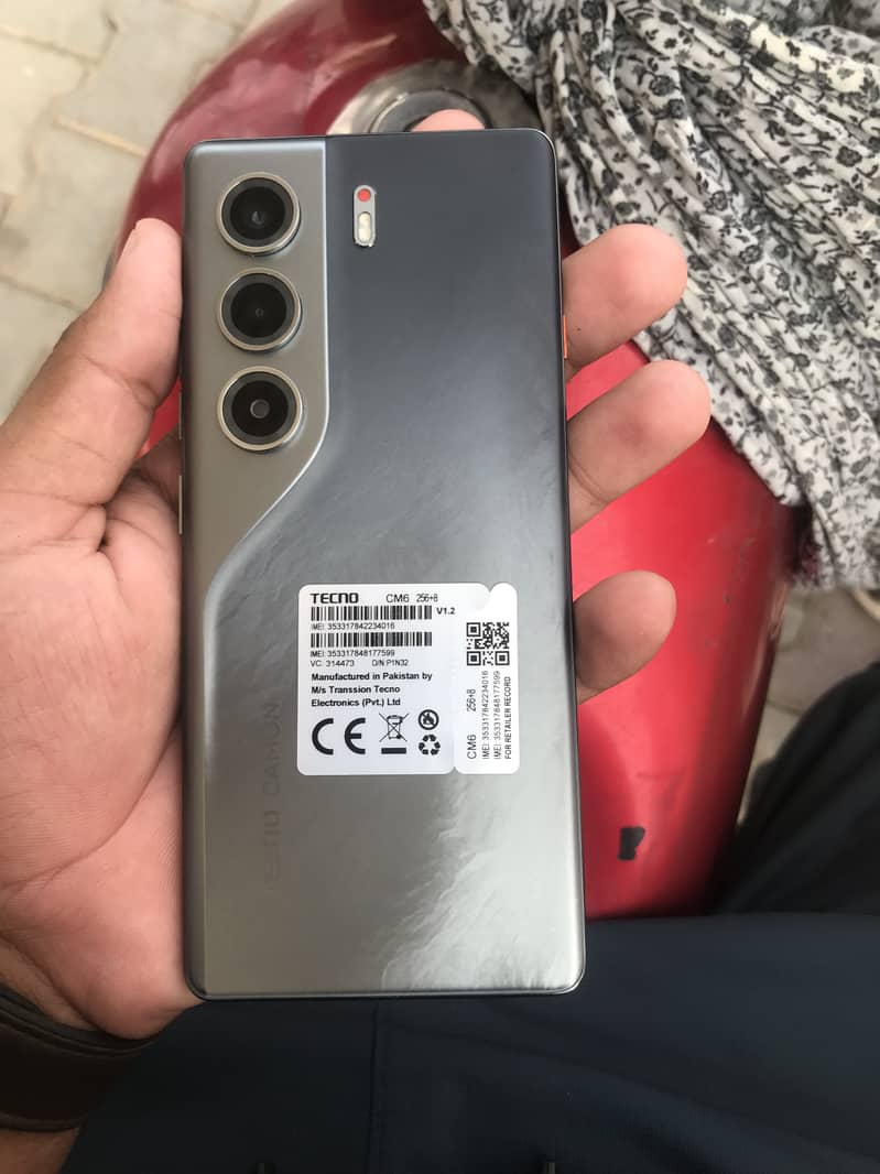 Tecno CAMON 40 Pro 0