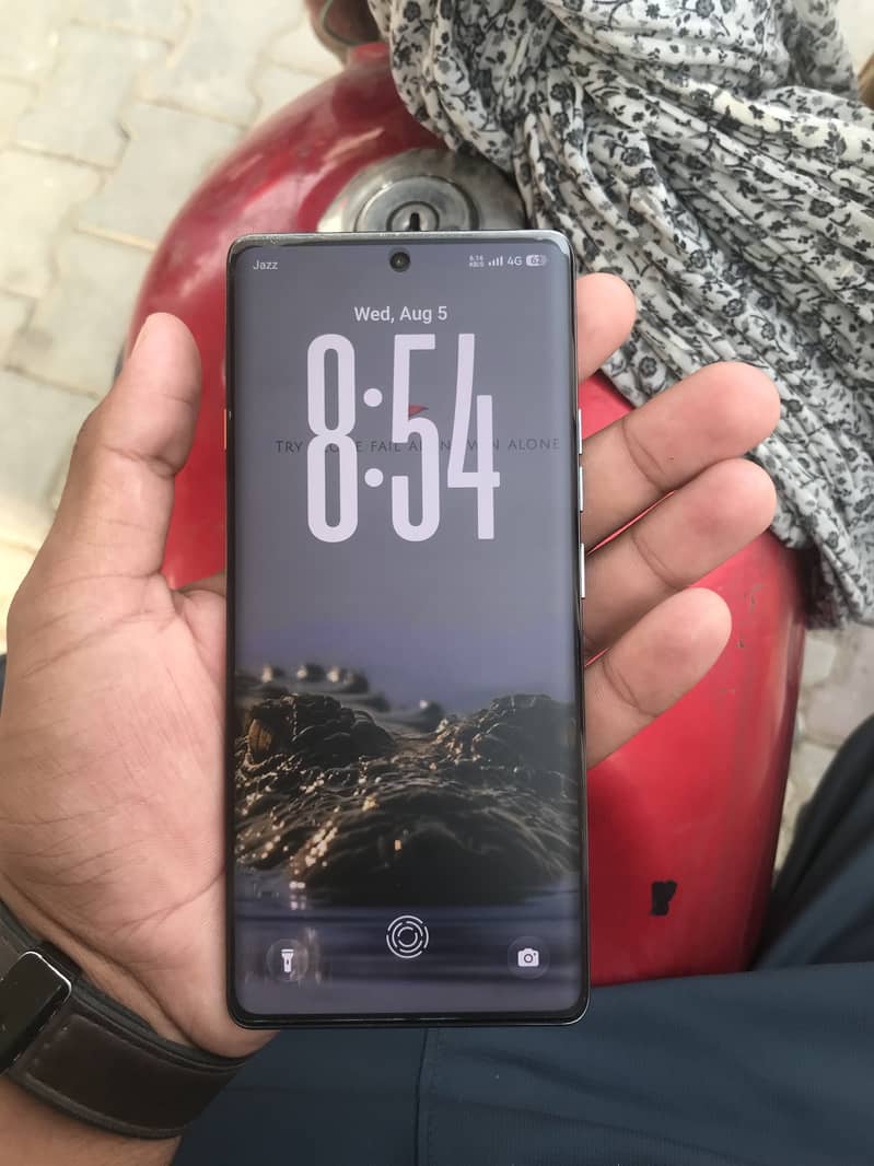 Tecno CAMON 40 Pro 1