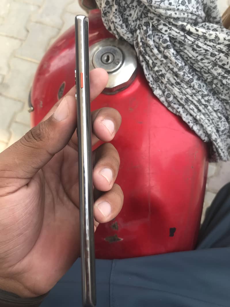 Tecno CAMON 40 Pro 5