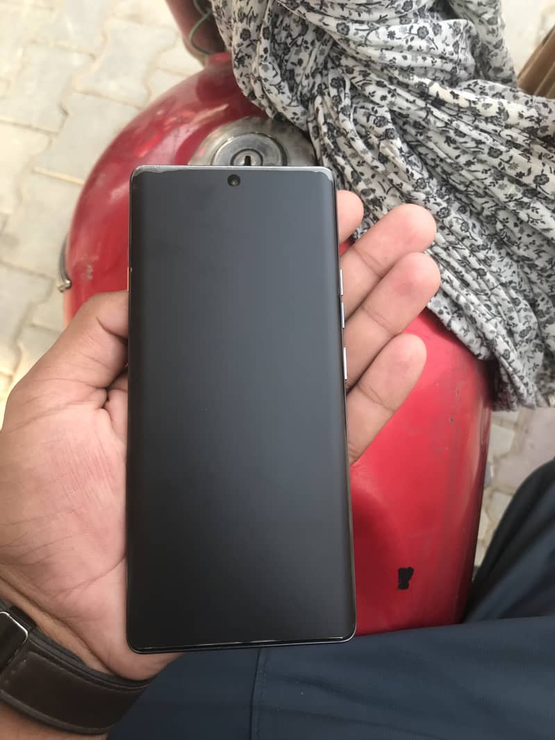 Tecno CAMON 40 Pro 6