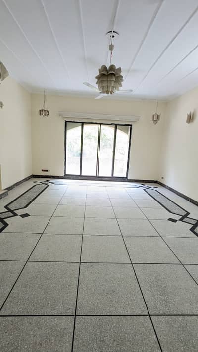 1 Kanal Upper Portion Available For Rent On Canal Road Near To Doctors Hospital