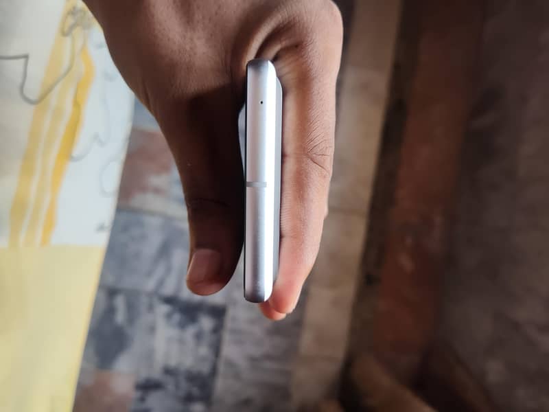 Google Pixel 7 4