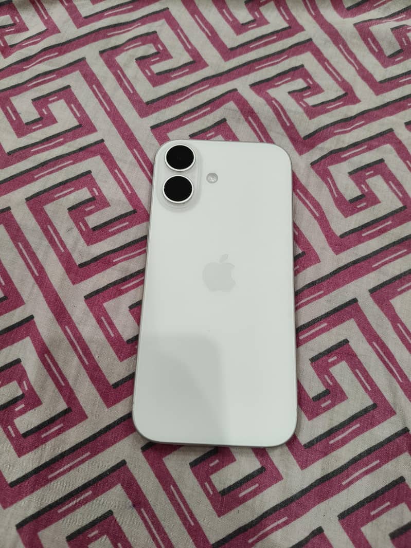 Apple iPhone 17 1