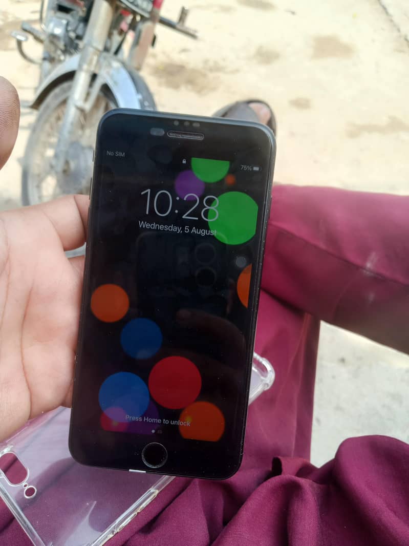 Apple iPhone 7 Plus 1