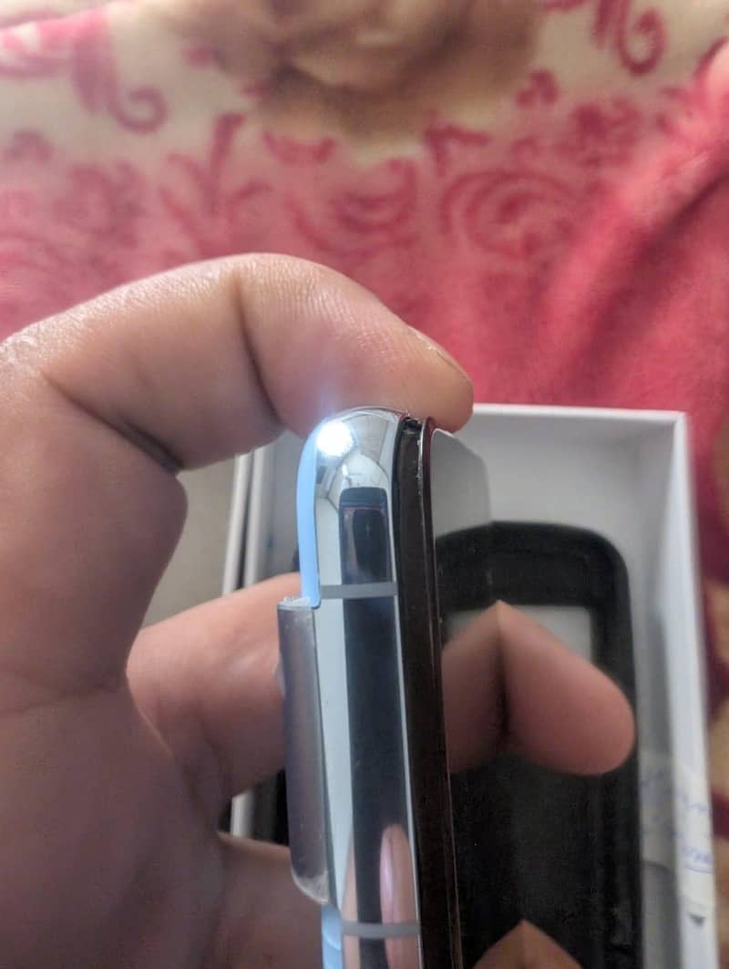 Google Pixel 8 Pro touch pannel  and back damage 2