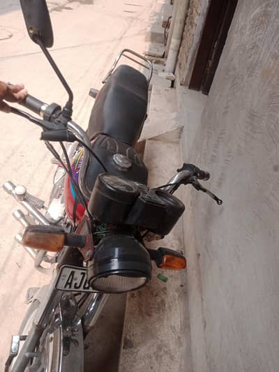 crown 100 cc bike one hand used