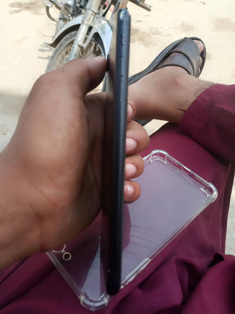 Apple iPhone 7 Plus 2