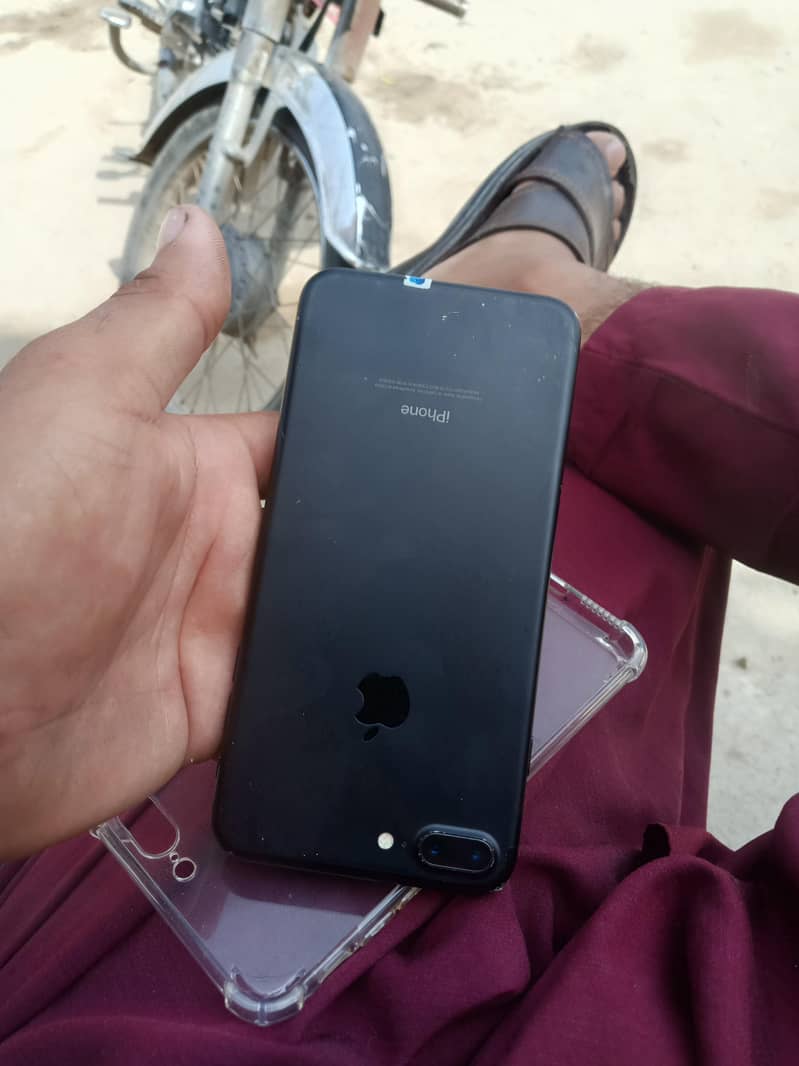 Apple iPhone 7 Plus 4