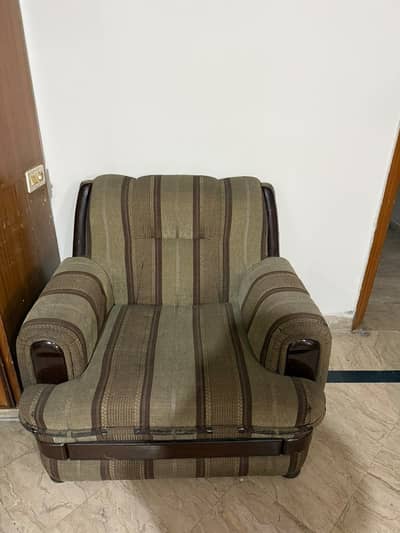 Title: Comfortable Wooden Sofa Set (2-Seater + 1-Seater Single Sofa)
