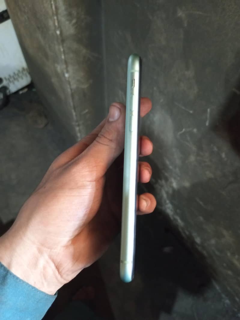 Apple iPhone 11 2