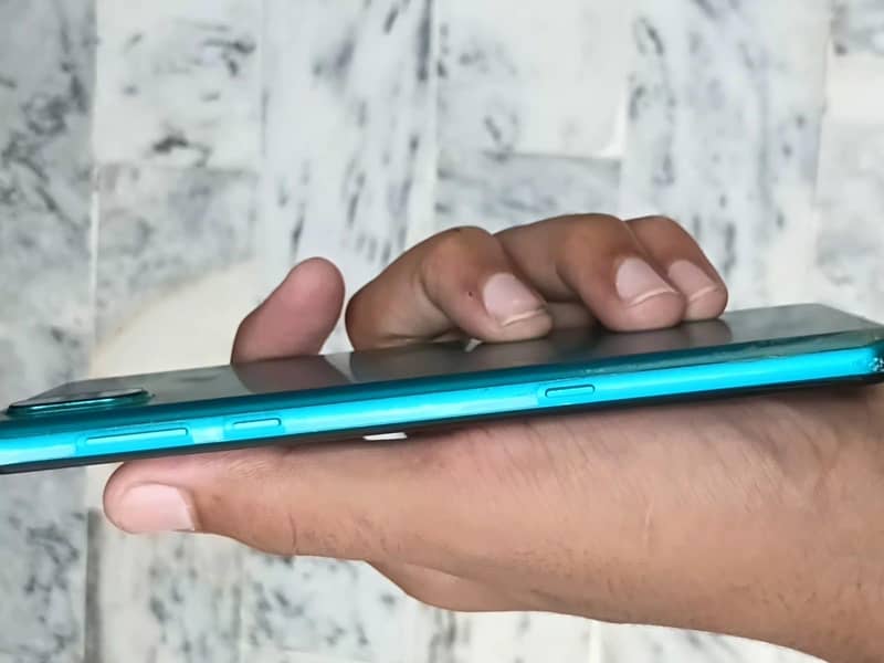 sharp Aquos R3 2