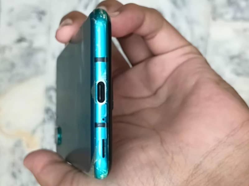 sharp Aquos R3 3