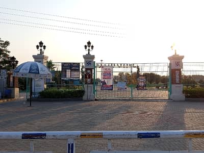 10 Marla Commercial Plot Up For sale In Central Park - Block A1