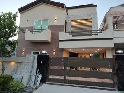 A Spacious 10 Marla House In Bahria Town Phase 3