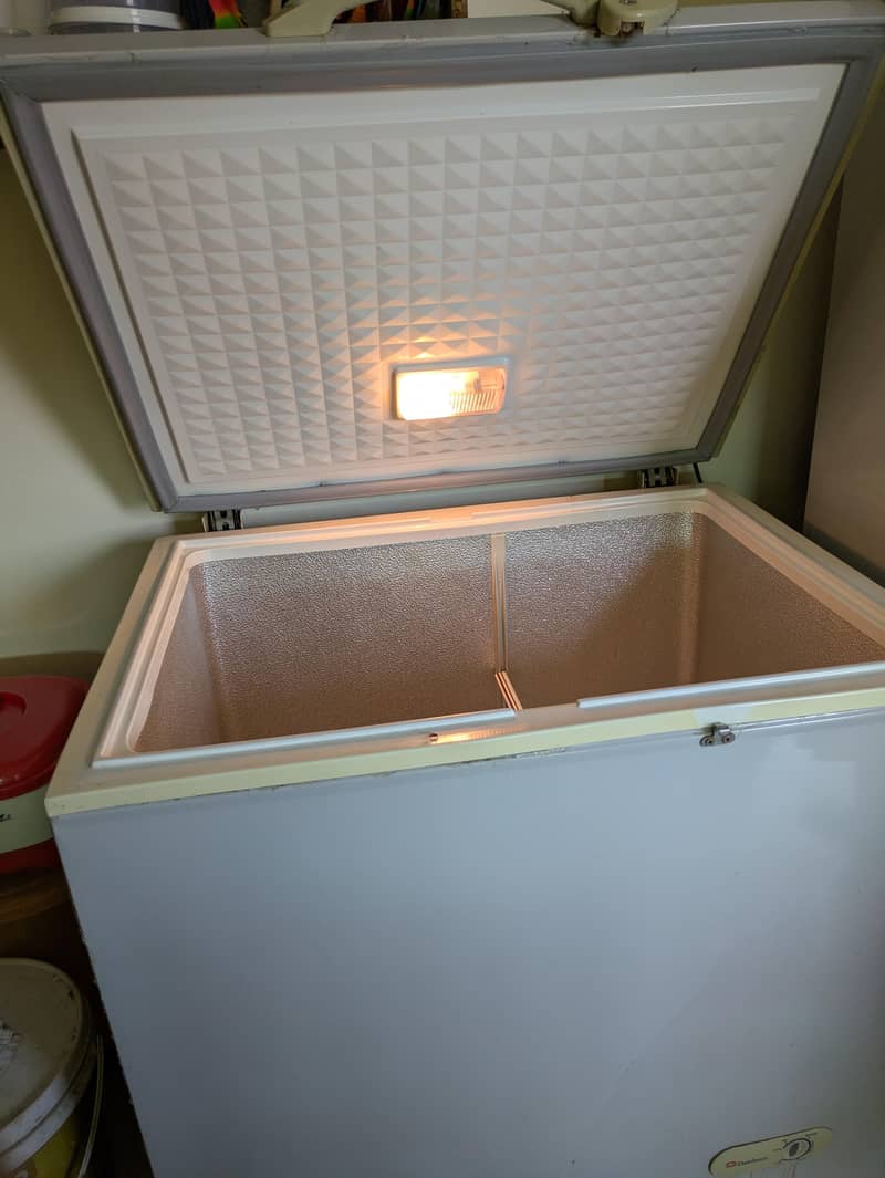 dawlance freezer 1