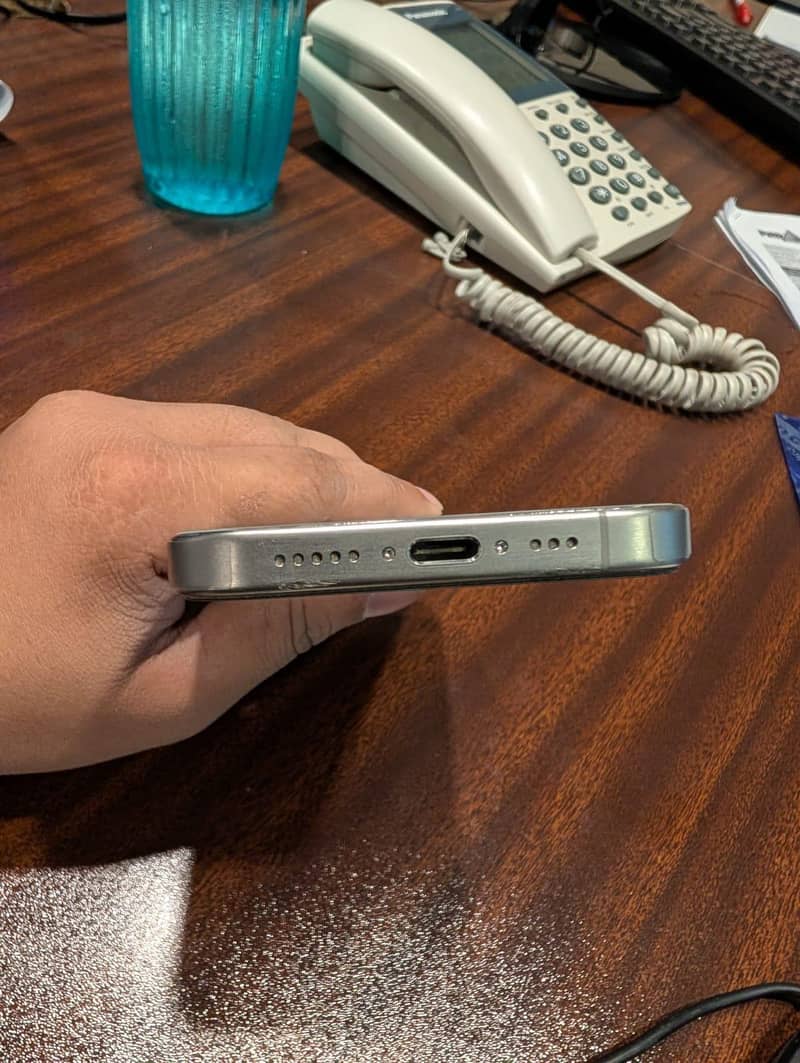 Apple iPhone 15 Pro 2