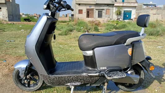 Yadea E8S Range Maker | 2024 Model | PPF coated | Well maintained