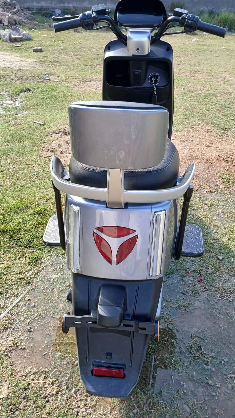Yadea E8S Range Maker | 2024 Model | PPF coated | Well maintained 5