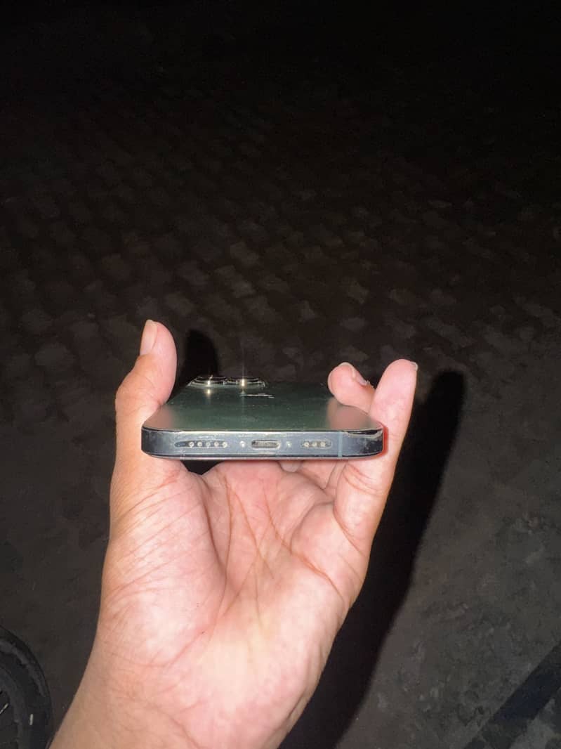 Apple iPhone 13 Pro 2