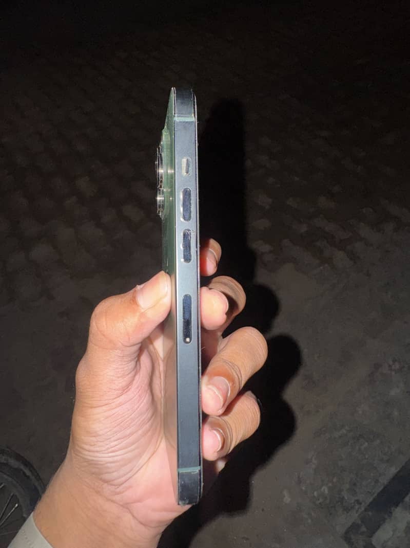 Apple iPhone 13 Pro 3
