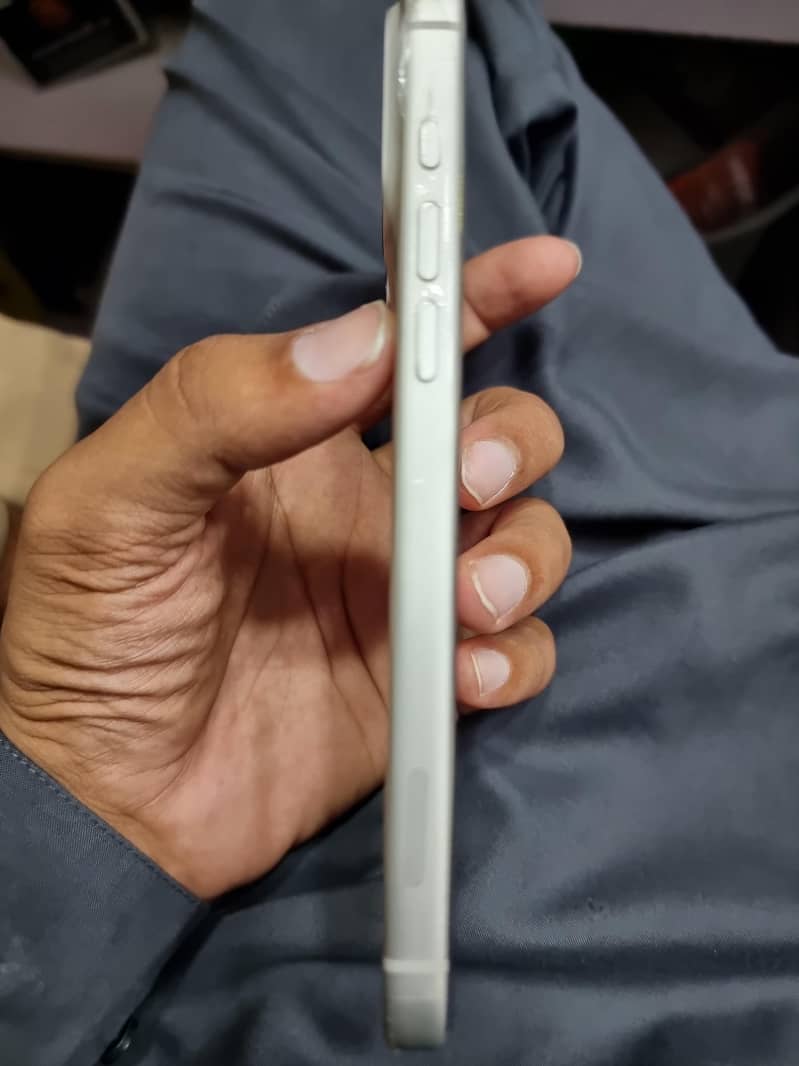 Apple iPhone 17 Pro Max 4