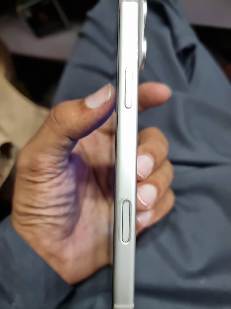 Apple iPhone 17 Pro Max 5