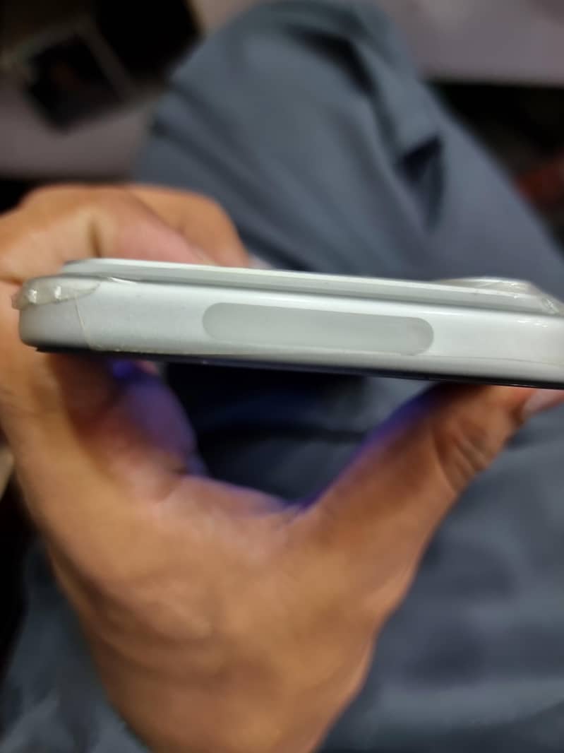 Apple iPhone 17 Pro Max 6