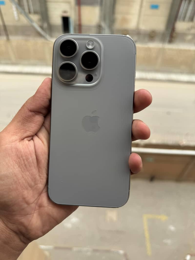 Apple iPhone 15 Pro 0