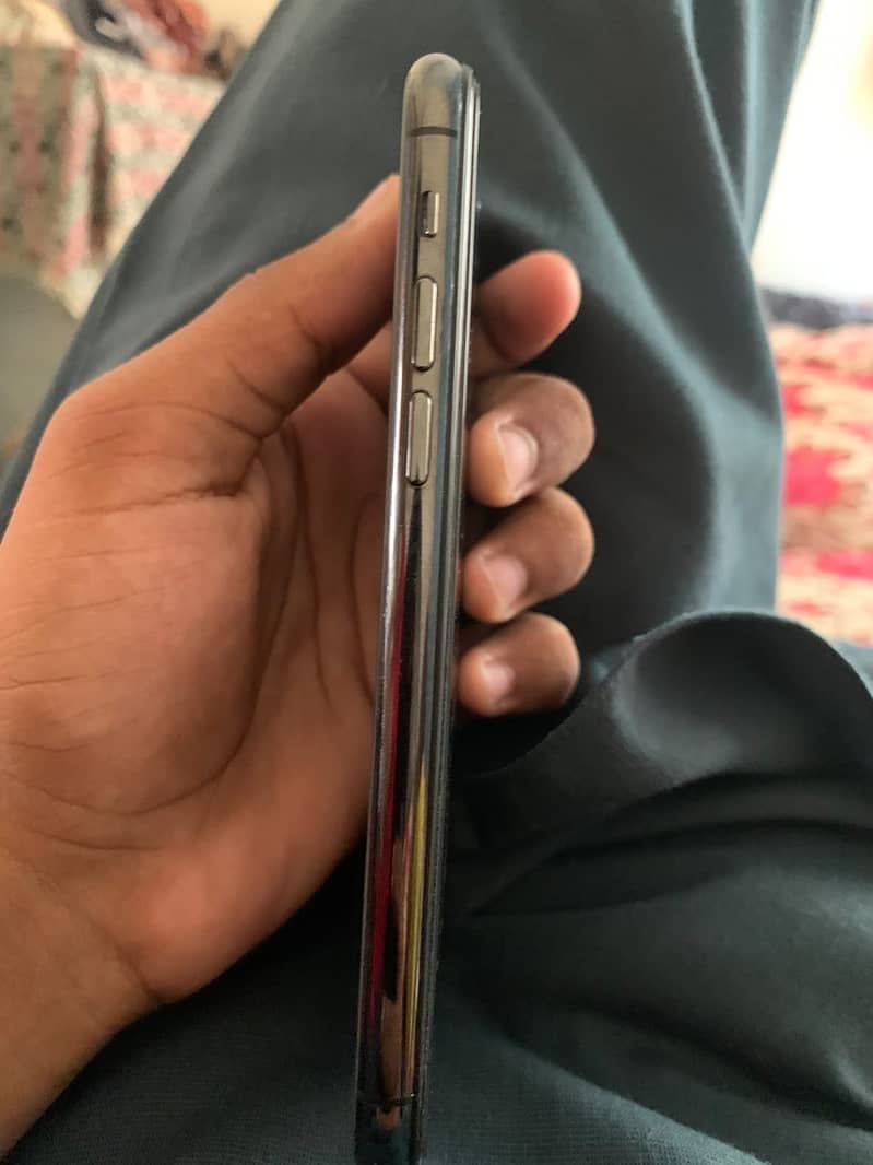 Apple iPhone 11 Pro 3