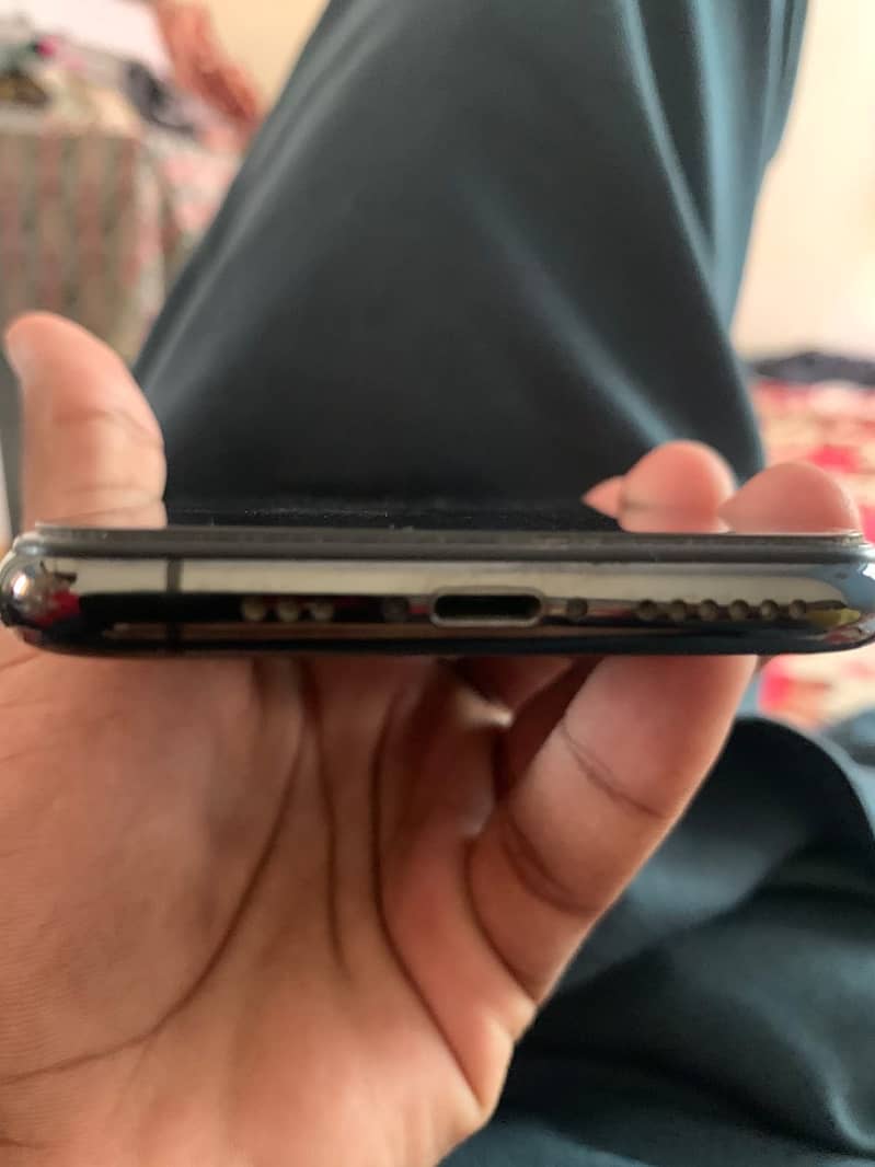 Apple iPhone 11 Pro 6
