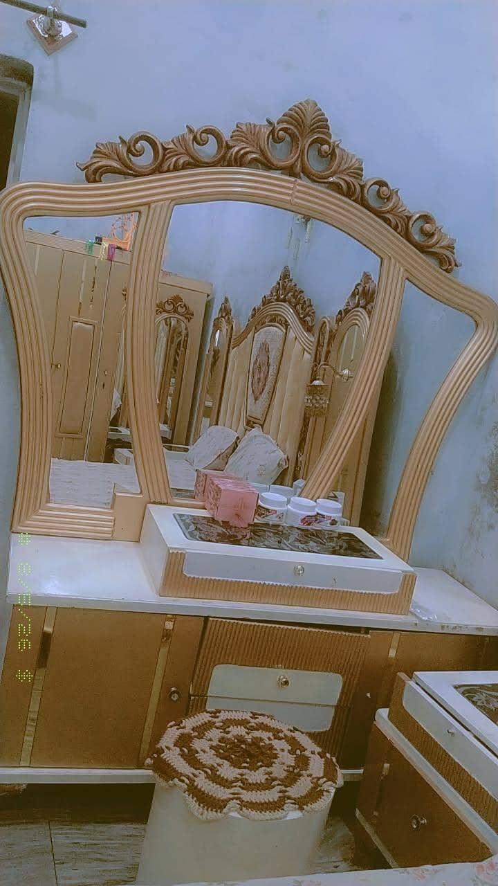 Complete Bed Set. 9