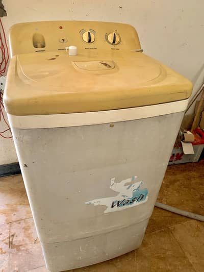 Toyo washing machine good and working condition