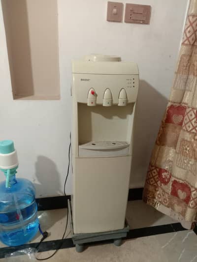 ntarn Dispenser – Hot & Cold – Good Conditio9on