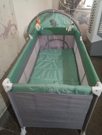 Baby cot / foldable play pen