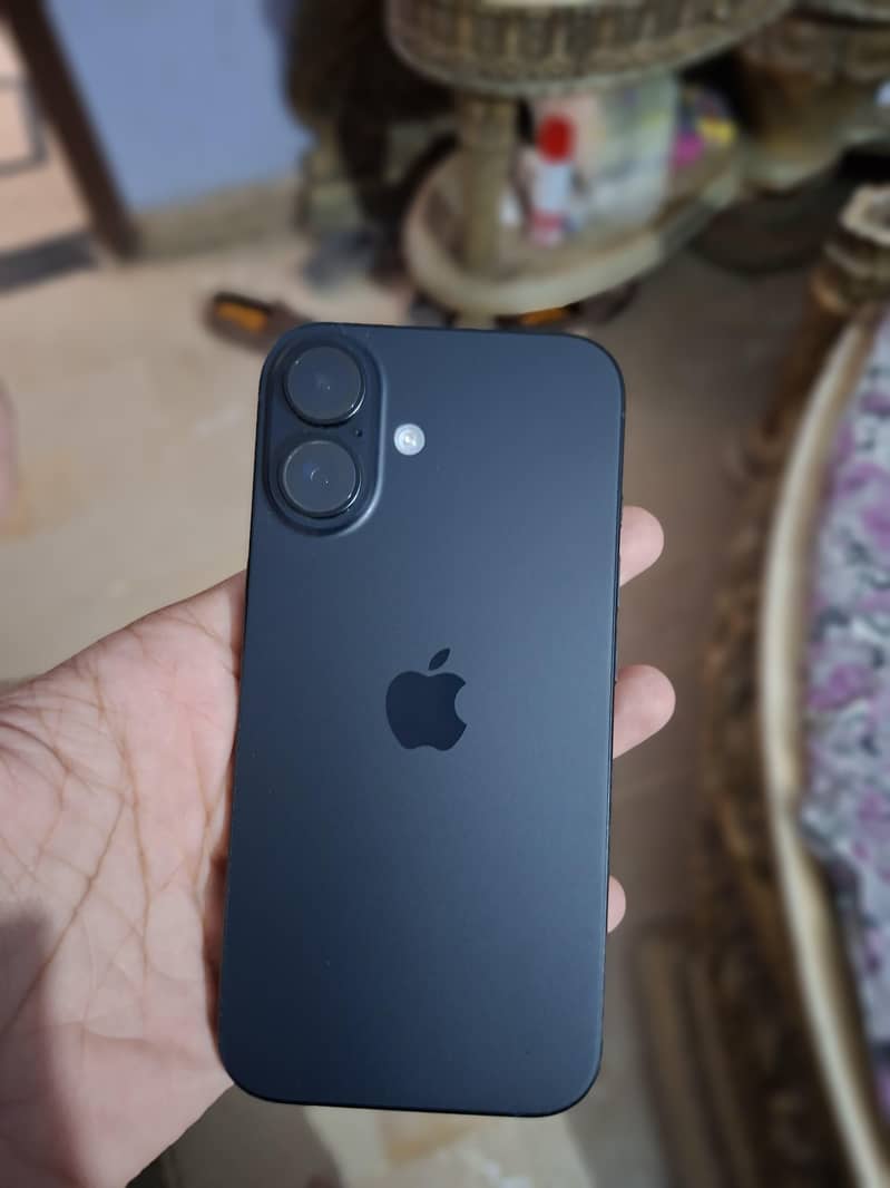 Apple iPhone 16 0