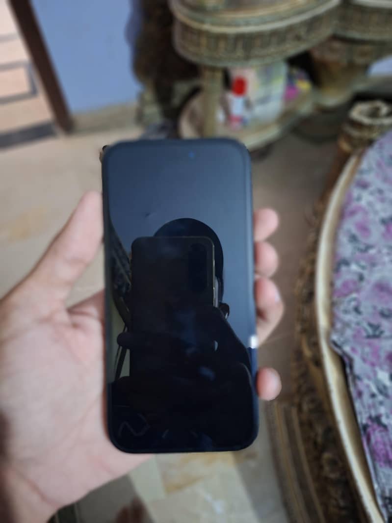 Apple iPhone 16 1