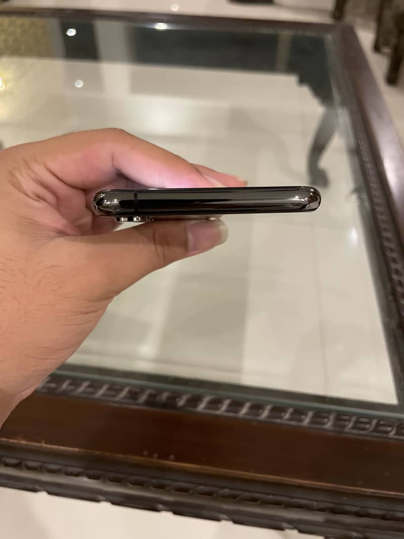 iPhone xs 1