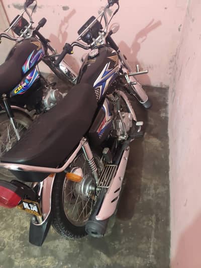 Honda 125 25model black