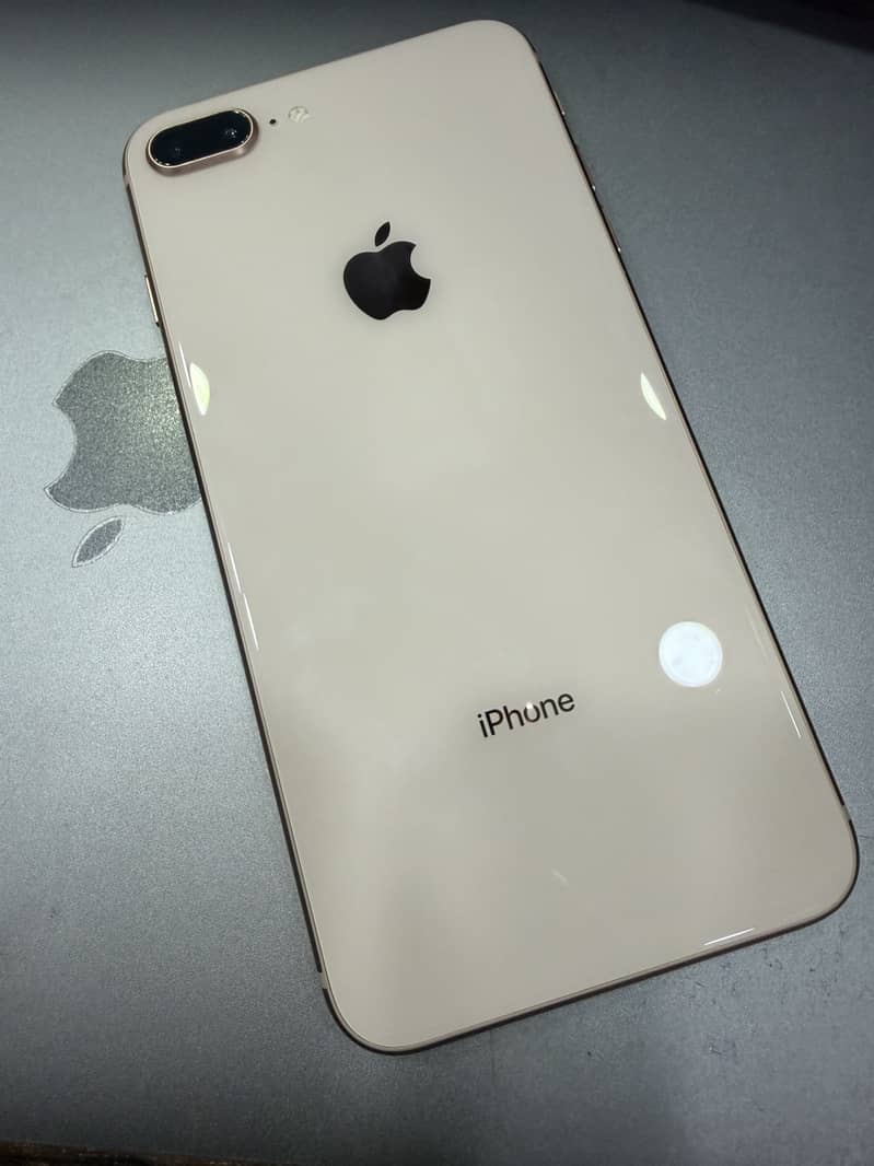 Apple iPhone 8 Plus 1