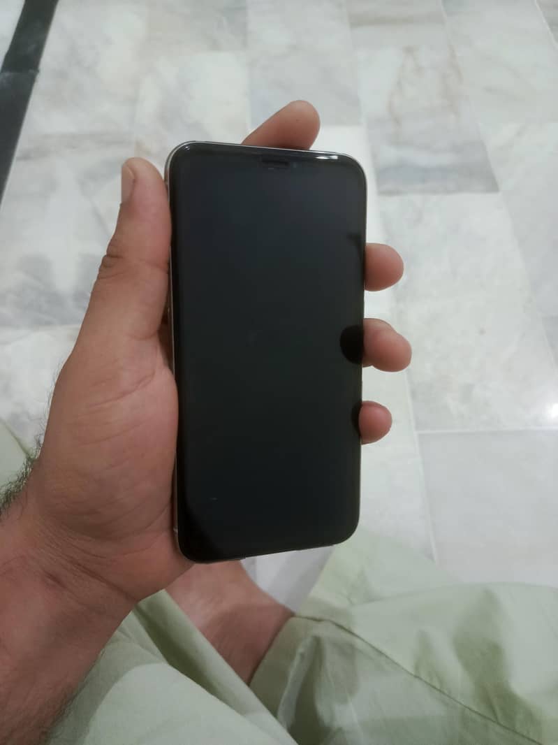 Apple iPhone X 4