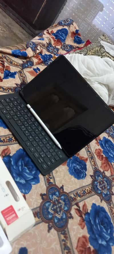 Huawei mate pad 11.5 best condition 10 by 9 with original box